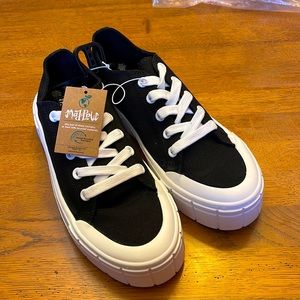 Maj Pole Black Fran Sneakers - Size 10
